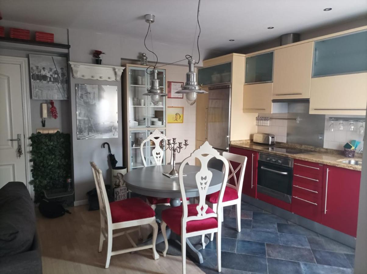 Apartamento San Quirce - Centrico Y Reformado- Wifi Y Netflix Valladolid Bagian luar foto