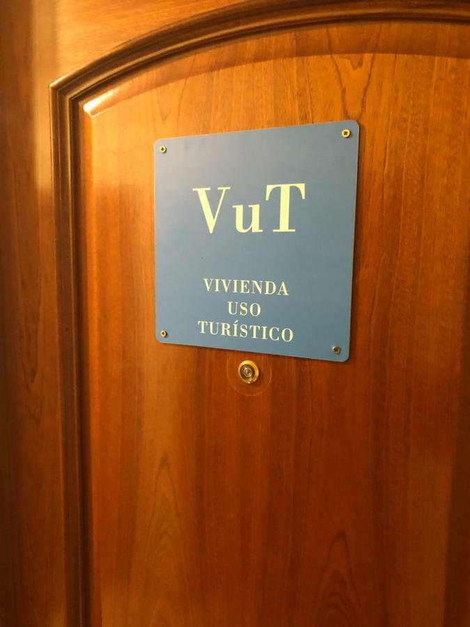 Apartamento San Quirce - Centrico Y Reformado- Wifi Y Netflix Valladolid Bagian luar foto